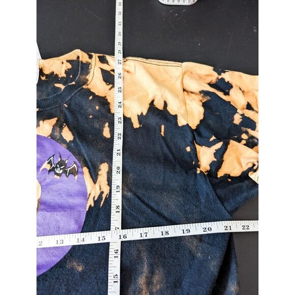 Halloweentown Tie Dye Crewneck Graphic T Shirt Fruit of the Loom Large - Picture 3 of 3